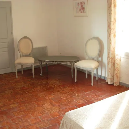 Domaine De Comiac Bed & Breakfast 3*